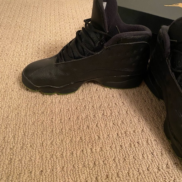 Air Jordan 13 Retro ‘Altitude’ (GS) - Picture 6 of 9